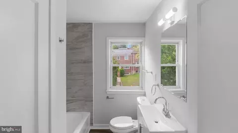 Entry Way - 3319 Leighton Ave, Baltimore, MD 21215 photo 6 of 20