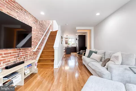 Entry Way - 36 N Decker Ave, Baltimore, MD 21224 photo 1 of 9
