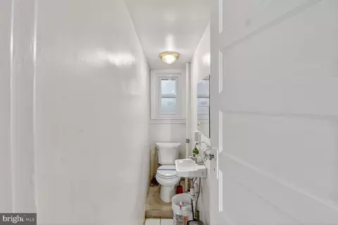 Entry Way - 1305 Light St, Baltimore, MD 21230 photo 4 of 5