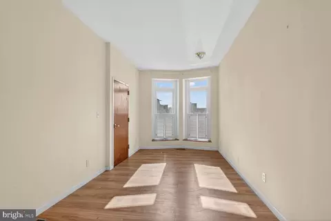 Living - 1305 Light St, Baltimore, MD 21230 photo 2 of 4
