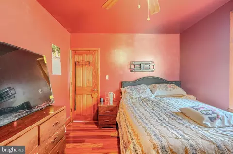 Bedroom - 4711 Schley Ave, Baltimore, MD 21206 photo 4 of 5