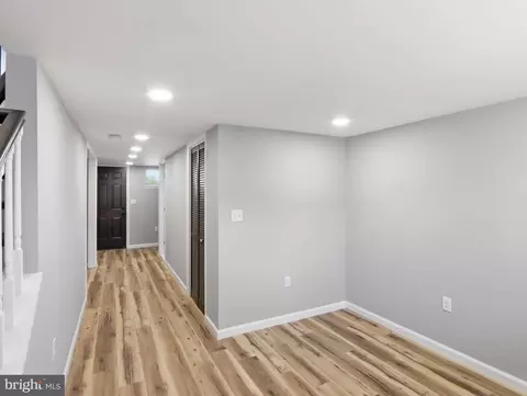 Entry Way - 2145 Harman Ave, Baltimore, MD 21230 photo 2 of 3