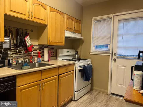 4719 Williston St, Baltimore, MD 21229 photo 3
