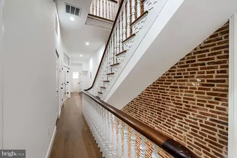 Entry Way - 1704 Madison Ave, Baltimore, MD 21217 photo 5 of 9