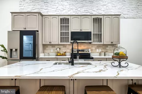 Kitchen - 1704 Madison Ave, Baltimore, MD 21217 photo 4 of 6