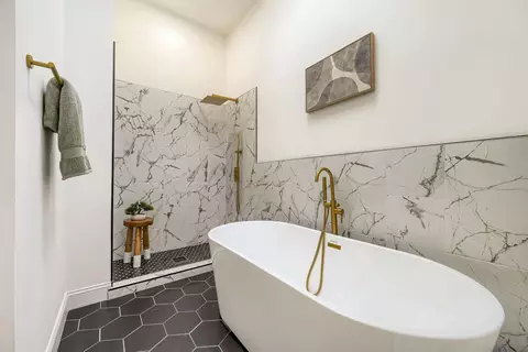 Bath - 1704 Madison Ave, Baltimore, MD 21217 photo 2 of 5