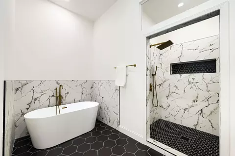 Bath - 1704 Madison Ave, Baltimore, MD 21217 photo 1 of 5