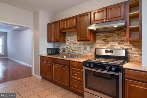 Kitchen - 155 N Streeper St, Baltimore, MD 21224 photo 1 of 1