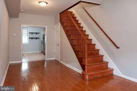 Entry Way - 155 N Streeper St, Baltimore, MD 21224 photo 2 of 4