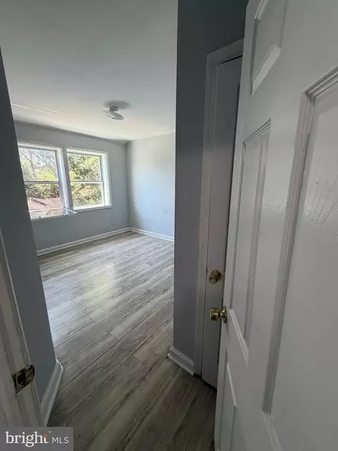Entry Way - 1239 Walters Ave, Baltimore, MD 21239 photo 7 of 9