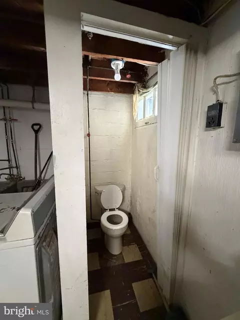 Bath - 1239 Walters Ave, Baltimore, MD 21239 photo 2 of 2