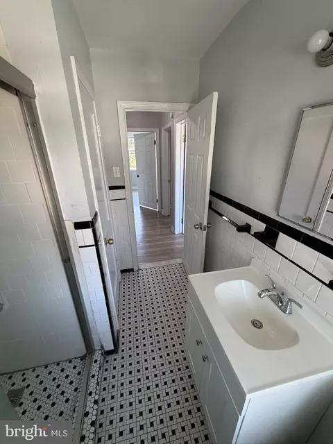 Bath - 1239 Walters Ave, Baltimore, MD 21239 photo 1 of 2