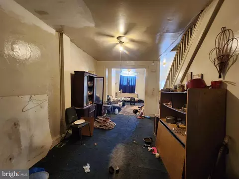 Entry Way - 1636 N Washington St, Baltimore, MD 21213 photo 4 of 7