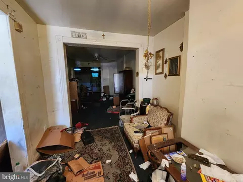 Entry Way - 1636 N Washington St, Baltimore, MD 21213 photo 2 of 7