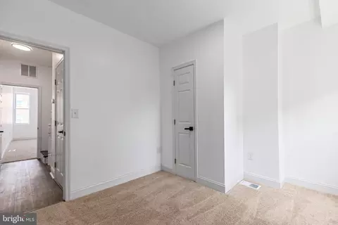 Entry Way - 535 Robert St, Baltimore, MD 21217 photo 9 of 10