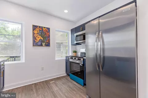 Entry Way - 535 Robert St, Baltimore, MD 21217 photo 5 of 10