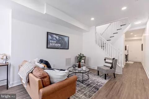 Entry Way - 535 Robert St, Baltimore, MD 21217 photo 1 of 10