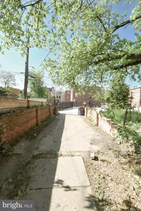 Exterior - 2565 W Baltimore St, Baltimore, MD 21223 photo 4 of 4