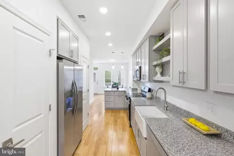 Entry Way - 1307 N Broadway, Baltimore, MD 21213 photo 2 of 6