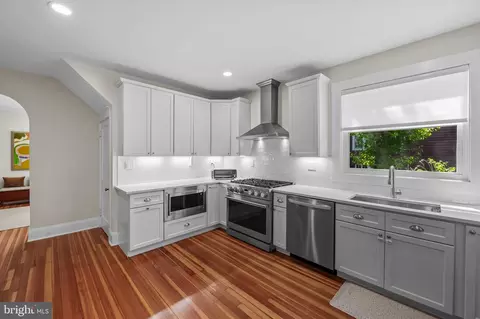 Kitchen - 5724 Ridgedale Rd, Baltimore, MD 21209 photo 6 of 8