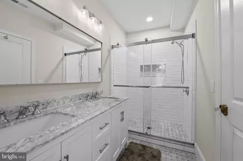 Bath - 5724 Ridgedale Rd, Baltimore, MD 21209 photo 1 of 5