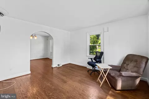 Living - 5510 Greenfield Ave, Baltimore, MD 21206 photo 2 of 2