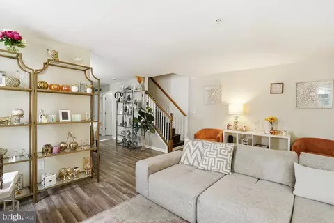 Entry Way - 703 Brune St, Baltimore, MD 21201 photo 2 of 4