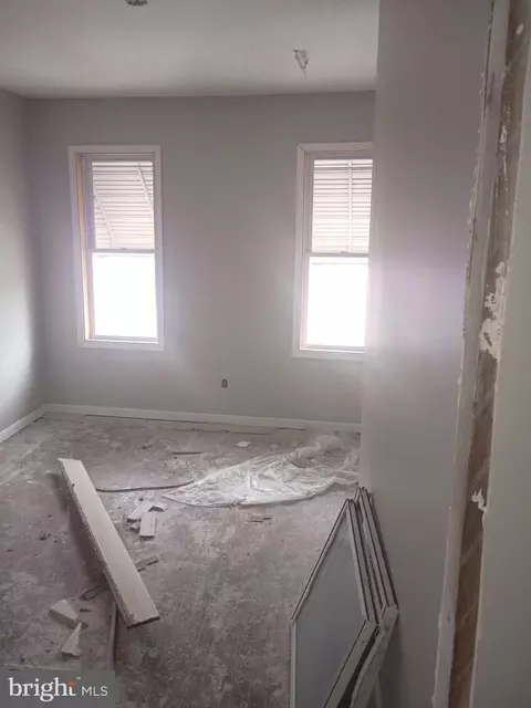 Entry Way - 504 E Lynn Ave, Baltimore, MD 21223 photo 4 of 5