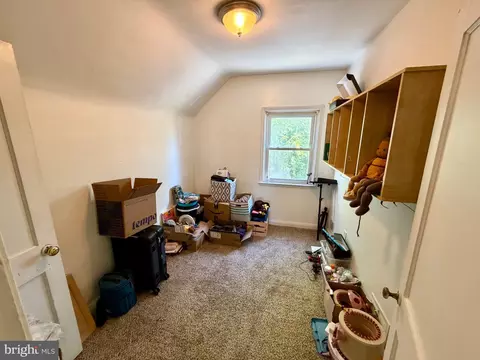 Bedroom - 601 Braeside Rd, Baltimore, MD 21229 photo 2 of 2