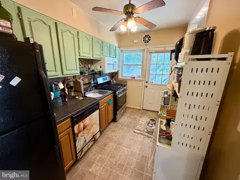 Kitchen - 601 Braeside Rd, Baltimore, MD 21229 photo 1 of 1