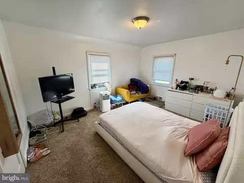 Bedroom - 601 Braeside Rd, Baltimore, MD 21229 photo 1 of 2