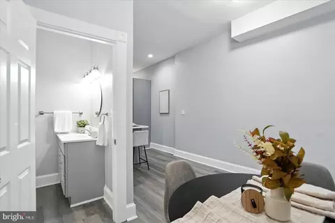 Entry Way - 1628 E Biddle St, Baltimore, MD 21213 photo 3 of 10
