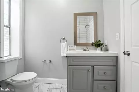 Bath - 1628 E Biddle St, Baltimore, MD 21213 photo 2 of 4