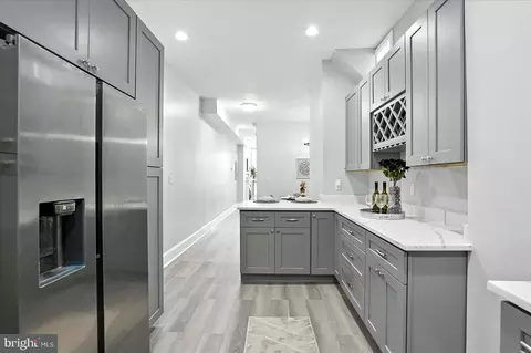 Entry Way - 1628 E Biddle St, Baltimore, MD 21213 photo 5 of 10