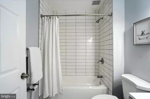 Bath - 1628 E Biddle St, Baltimore, MD 21213 photo 4 of 4