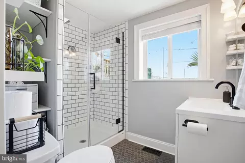Bath - 1024 E Fort Ave, Baltimore, MD 21230 photo 2 of 2