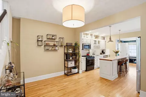 Entry Way - 1024 E Fort Ave, Baltimore, MD 21230 photo 1 of 6