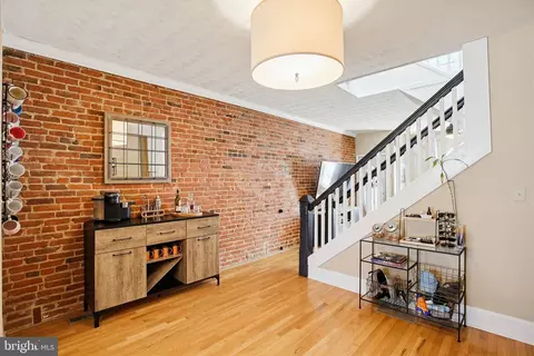 Entry Way - 1024 E Fort Ave, Baltimore, MD 21230 photo 2 of 6