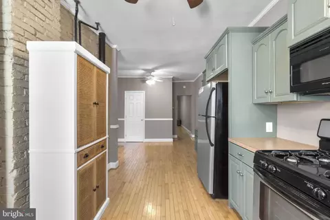 Entry Way - 3446 Roland Ave, Baltimore, MD 21211 photo 5 of 9