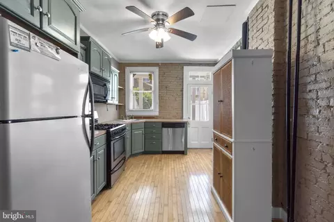 Entry Way - 3446 Roland Ave, Baltimore, MD 21211 photo 2 of 9