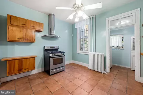 Entry Way - 3630 Old York Rd, Baltimore, MD 21218 photo 1 of 3