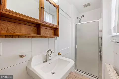 Bath - 3630 Old York Rd, Baltimore, MD 21218 photo 2 of 3
