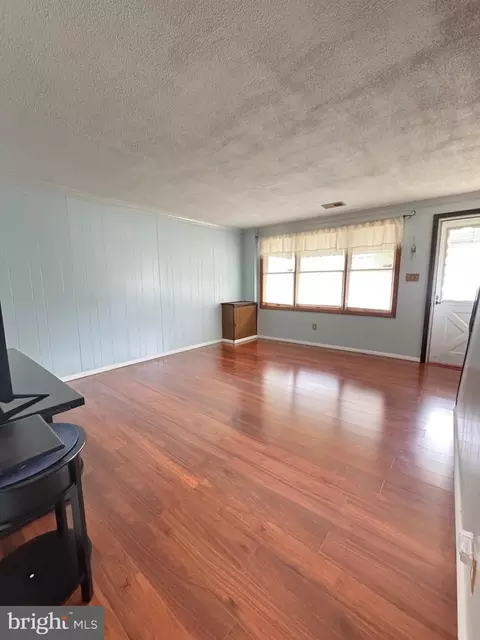 Living - 3034 Lorena Ave, Baltimore, MD 21230 photo 3 of 3