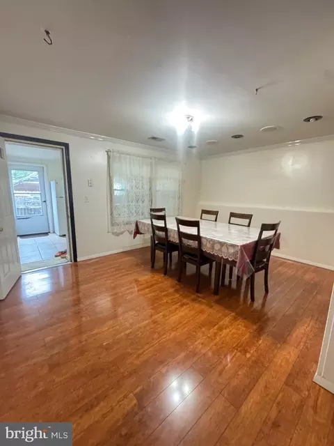 Dining - 3034 Lorena Ave, Baltimore, MD 21230 photo 2 of 4