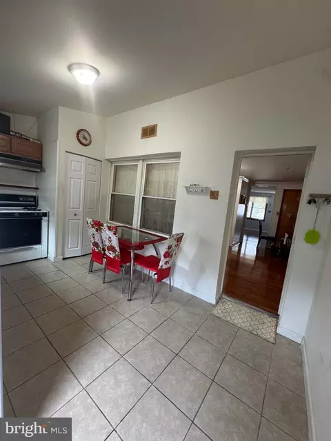 Entry Way - 3034 Lorena Ave, Baltimore, MD 21230 photo 1 of 5