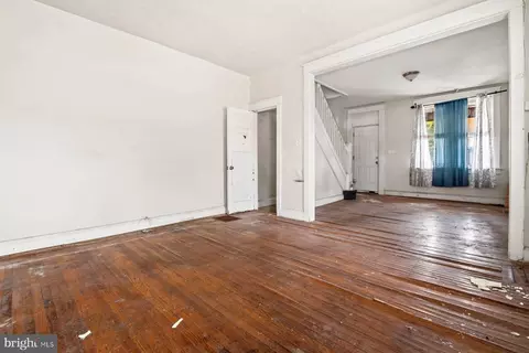 Living - 2700 Ashland Ave, Baltimore, MD 21205 photo 4 of 5