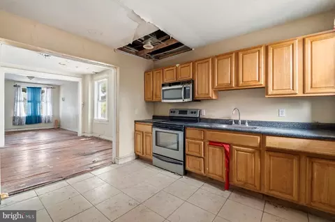 Entry Way - 2700 Ashland Ave, Baltimore, MD 21205 photo 3 of 4