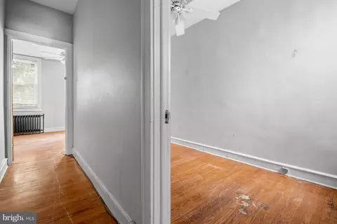 Entry Way - 2730 Beryl Ave, Baltimore, MD 21205 photo 4 of 5