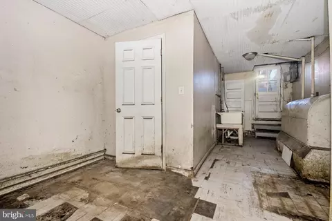 Entry Way - 2730 Beryl Ave, Baltimore, MD 21205 photo 5 of 5