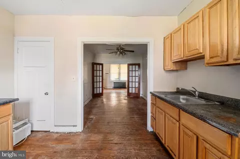 Entry Way - 2730 Beryl Ave, Baltimore, MD 21205 photo 2 of 5